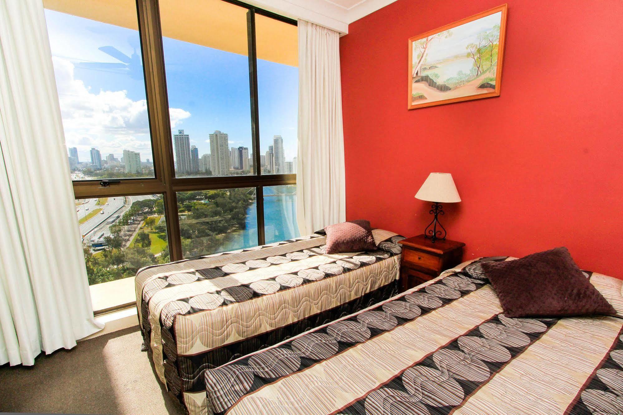 Capricorn One Beachside Holiday Apartments - Official Gold Coast Extérieur photo