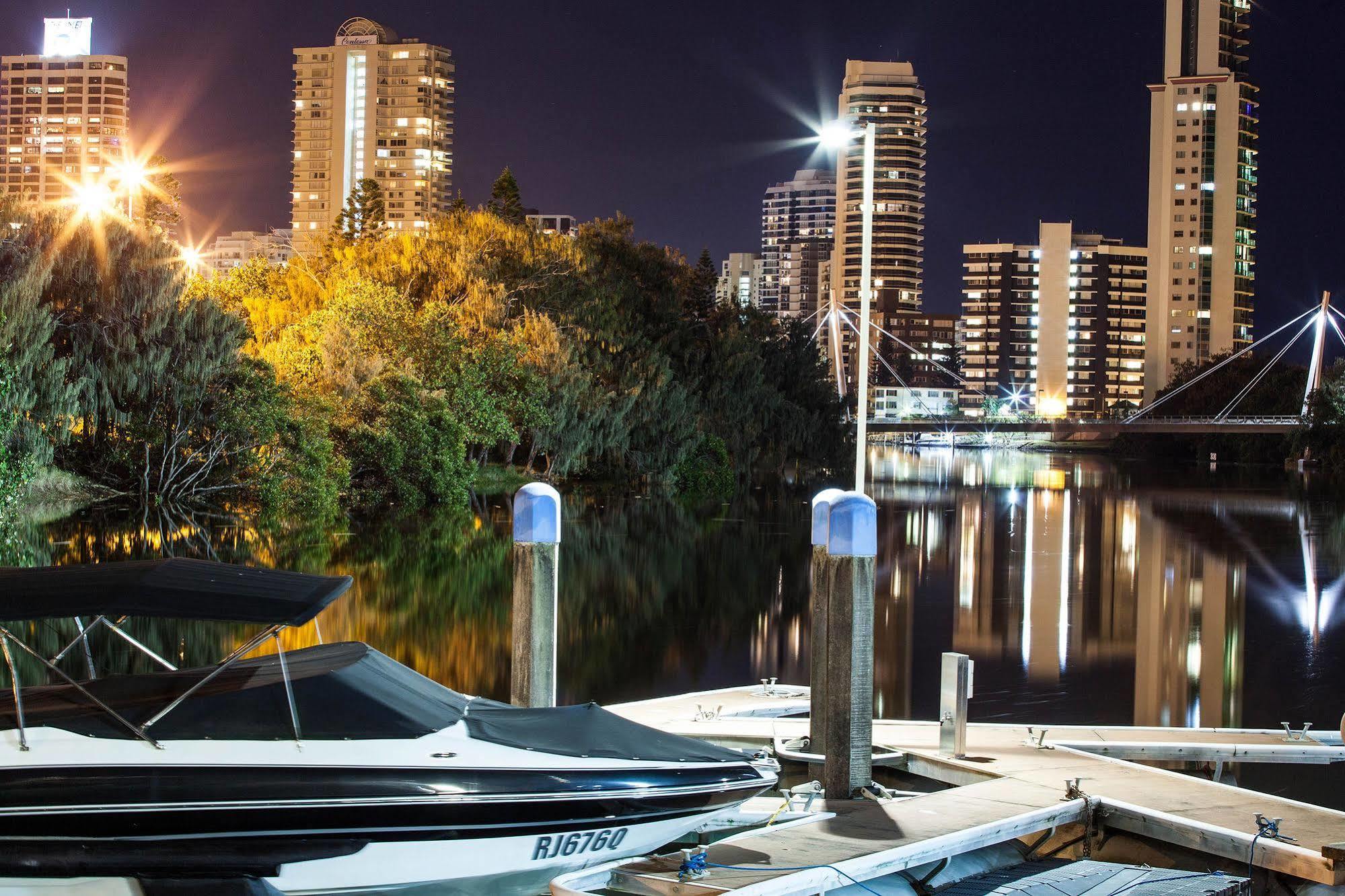 Capricorn One Beachside Holiday Apartments - Official Gold Coast Extérieur photo